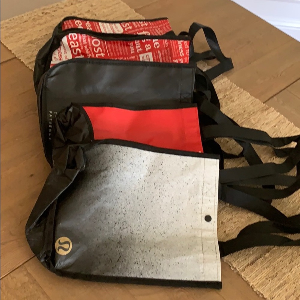 6 reusable Lululemon totes